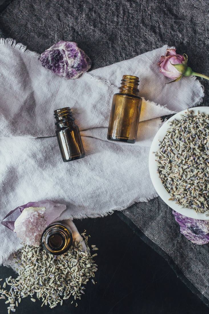 Fragrance oils with lavender and rose